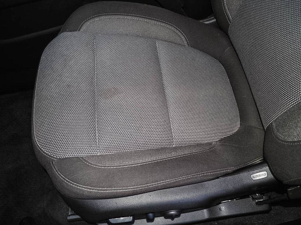 Certified 2023 Chevrolet Traverse LT FWD image 23