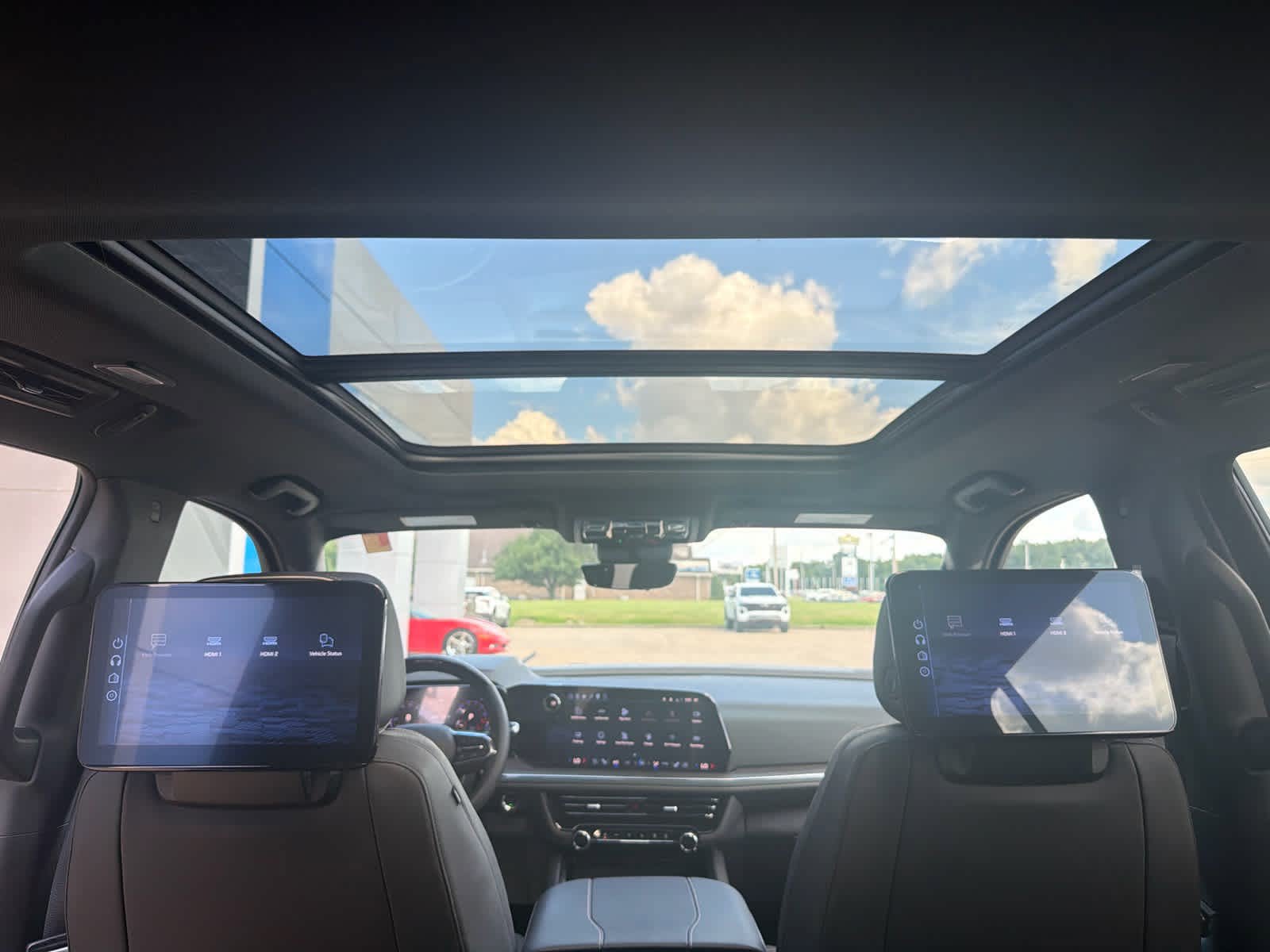 New 2026 Chevrolet Suburban Premier AWD/4WD image 26
