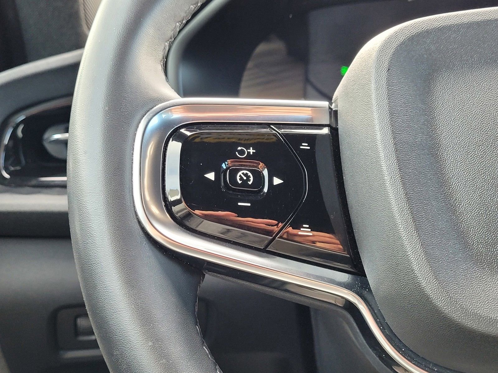 Used 2022 Polestar Polestar 2 Long Range Single Motor w/ Pilot Package image 19