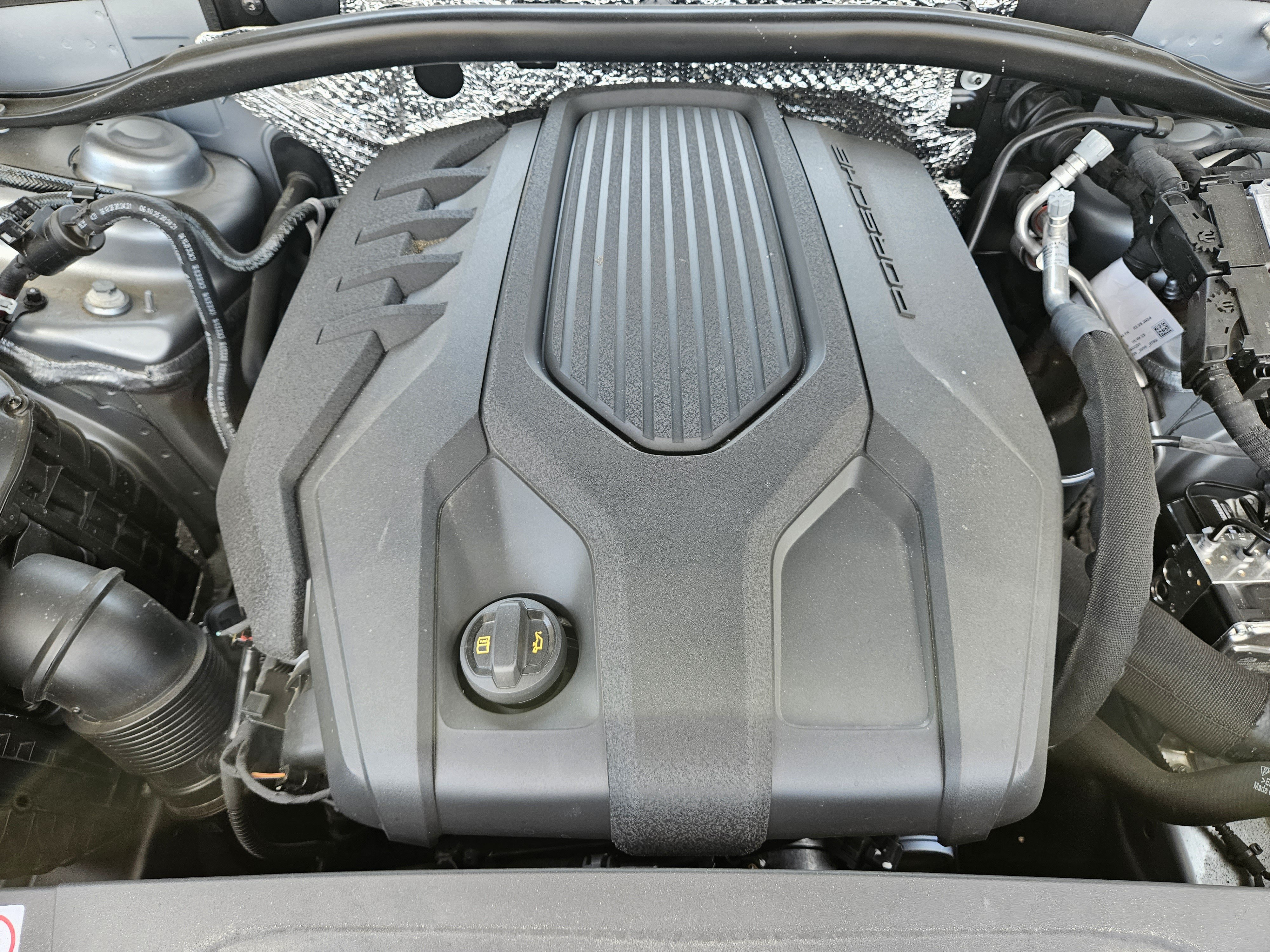 Certified 2026 Porsche Macan AWD/4WD image 30
