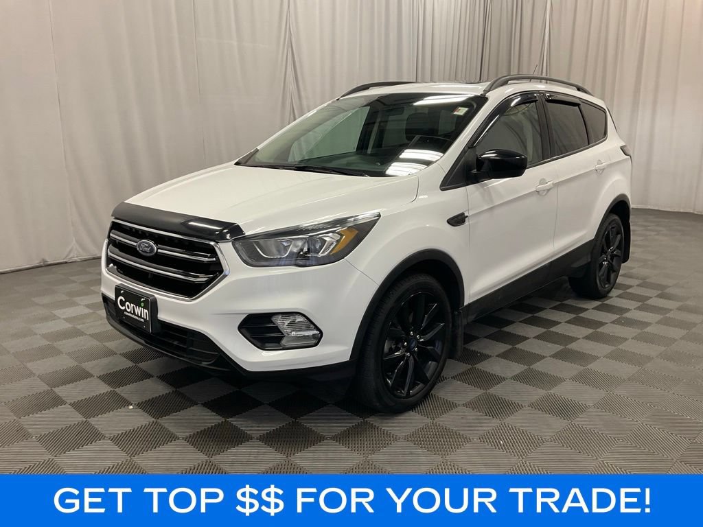 Used 2018 Ford Escape SE w/ SE Sport Appearance Package AWD/4WD image 3