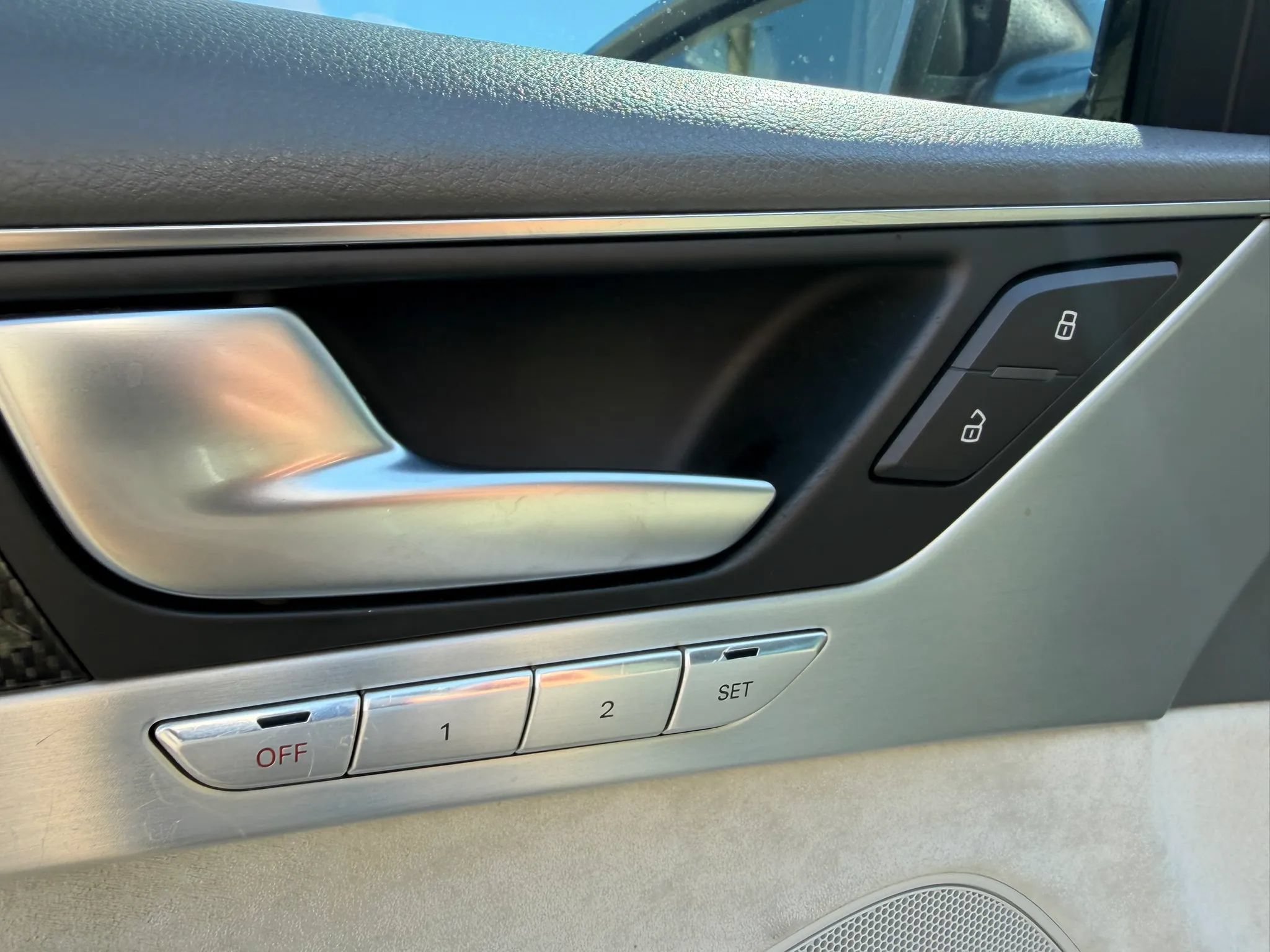 Used 2013 Audi S8 AWD/4WD image 12