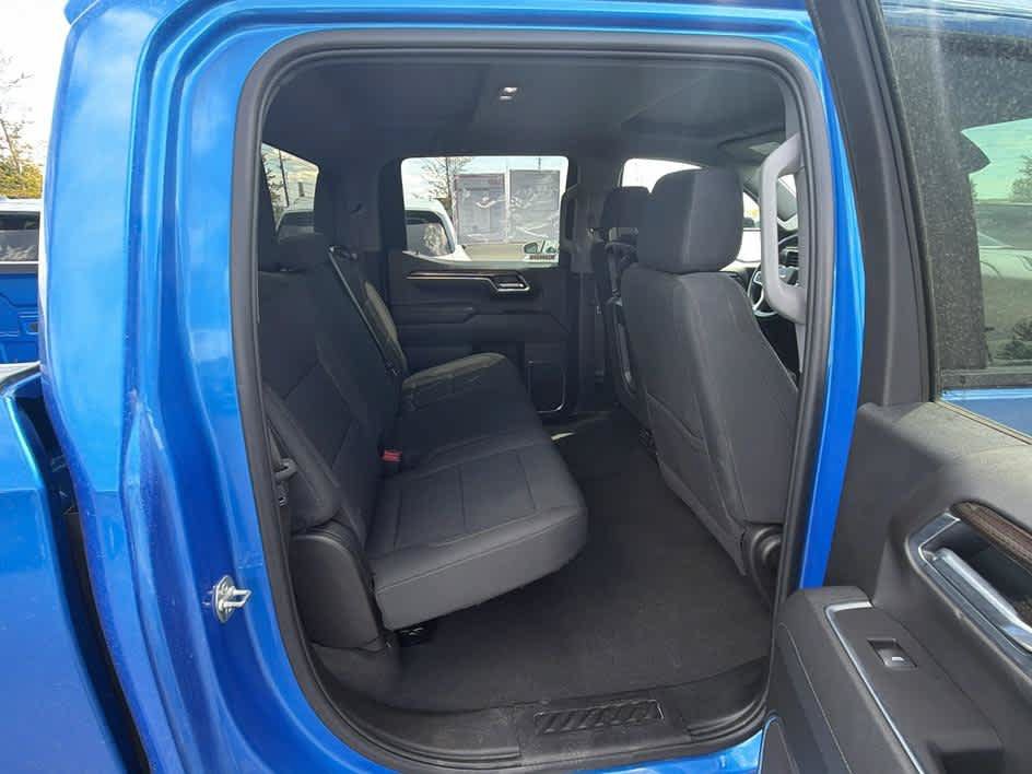 Used 2025 Chevrolet Silverado 1500 LT AWD/4WD image 24