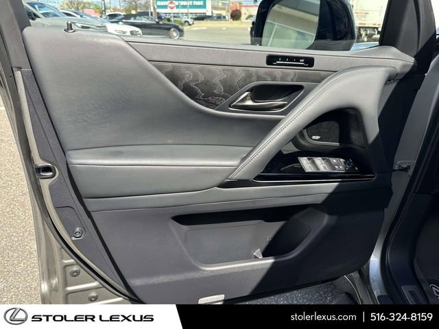 Used 2023 Lexus LX 600 4WD w/ Appearance Package image 16