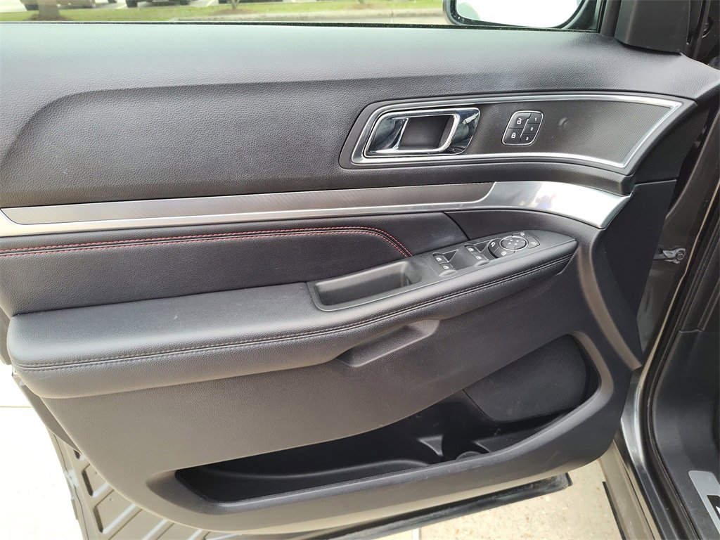 Used 2018 Ford Explorer Sport w/ Equipment Group 401A image 22