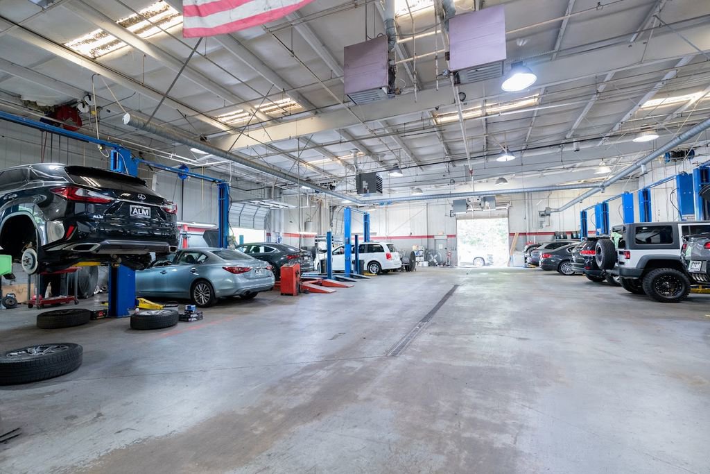 Used 2025 Mercedes-Benz C 300 Sedan image 67