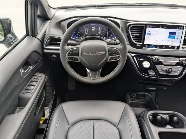New 2026 Chrysler Voyager LX FWD image 16