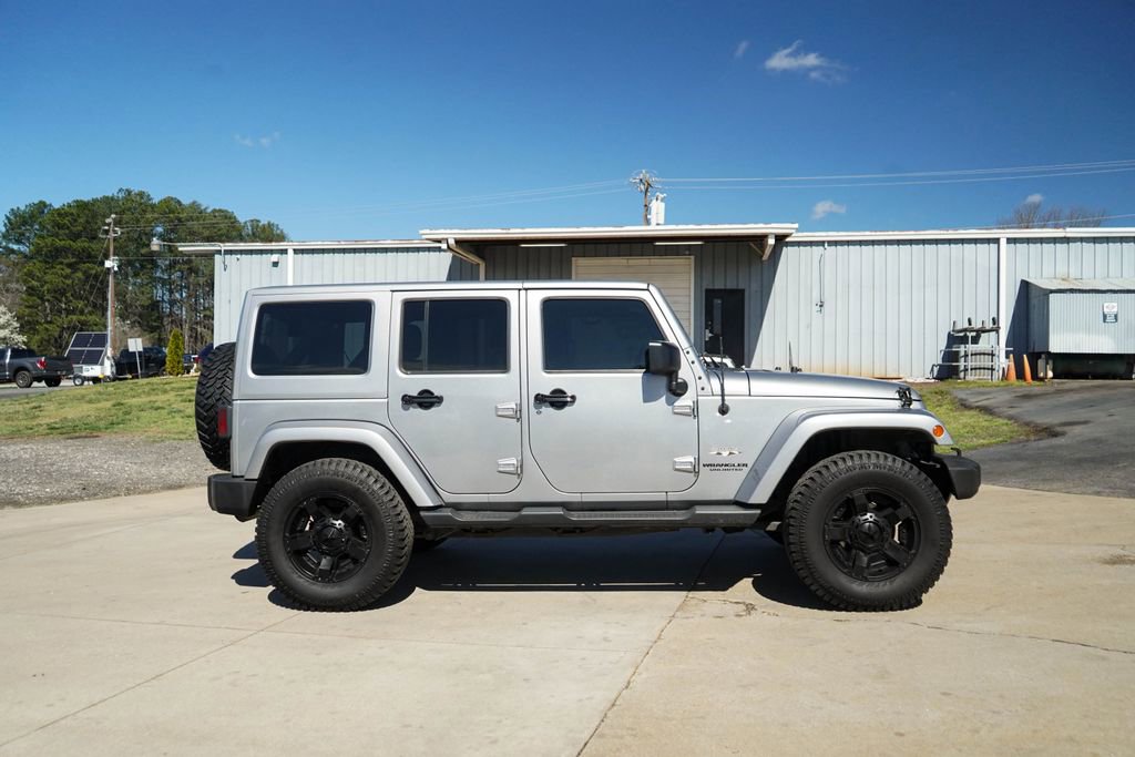 Used 2016 Jeep Wrangler Unlimited Sahara w/ Max Tow Package image 3