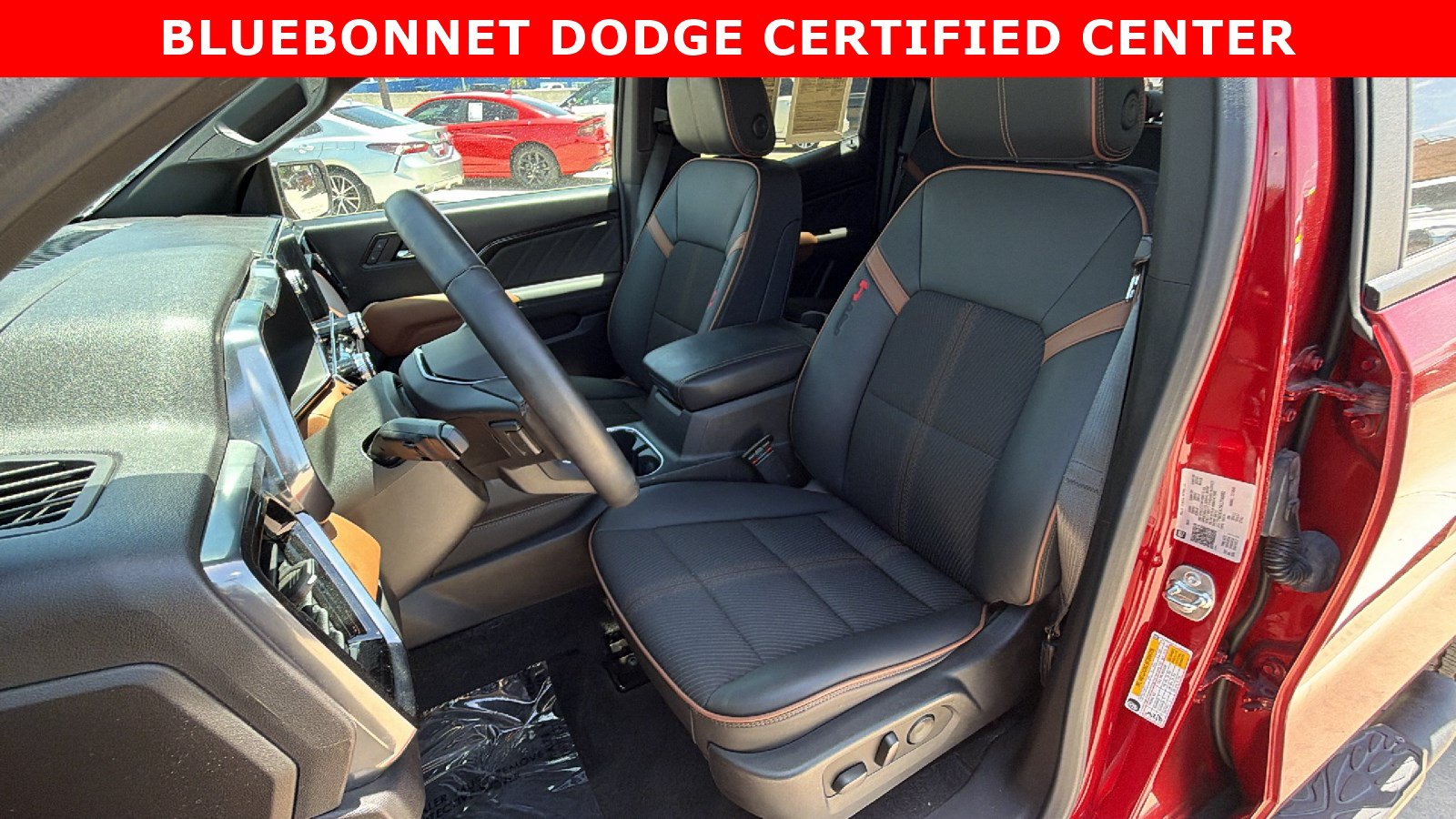 Used 2024 GMC Canyon AT4 w/ Technology Package AWD/4WD image 12