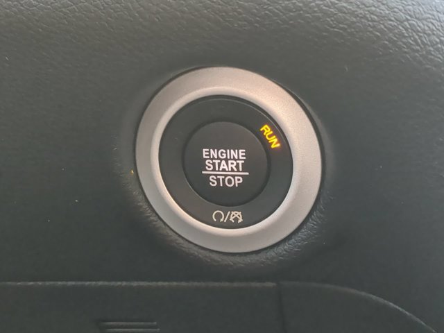 Certified 2026 Chrysler Pacifica Select FWD image 35
