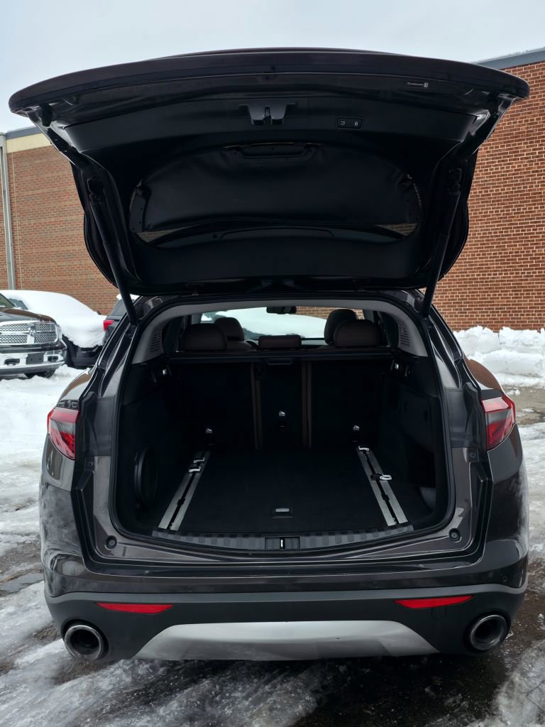 Used 2018 Alfa Romeo Stelvio Ti image 7