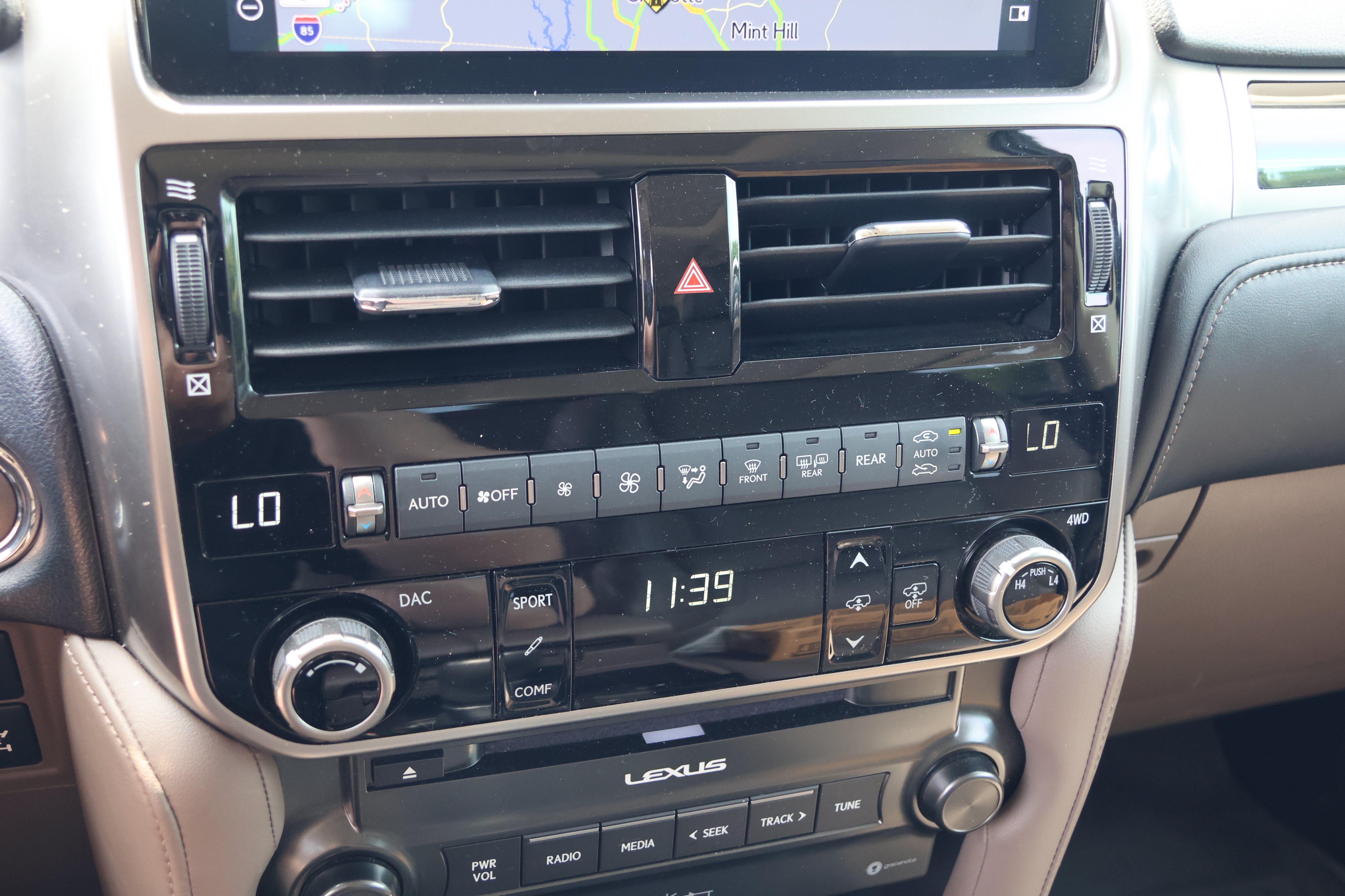 Certified 2023 Lexus GX 460 Luxury w/ Accessory Package AWD/4WD image 27