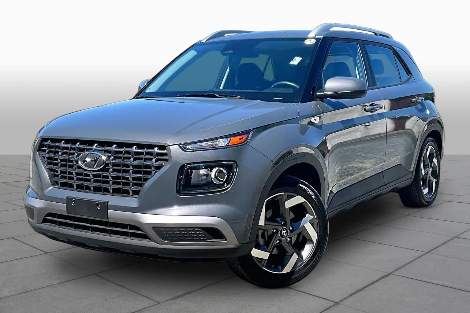 Used 2024 Hyundai Venue SEL FWD image 1