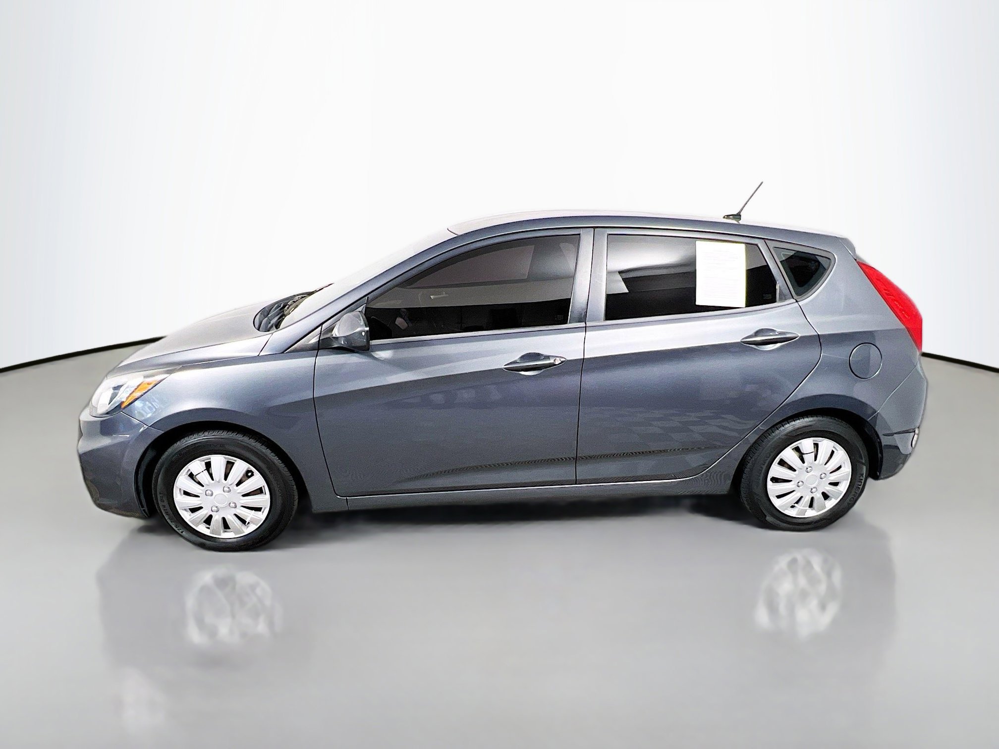 Used 2012 Hyundai Accent GS image 9