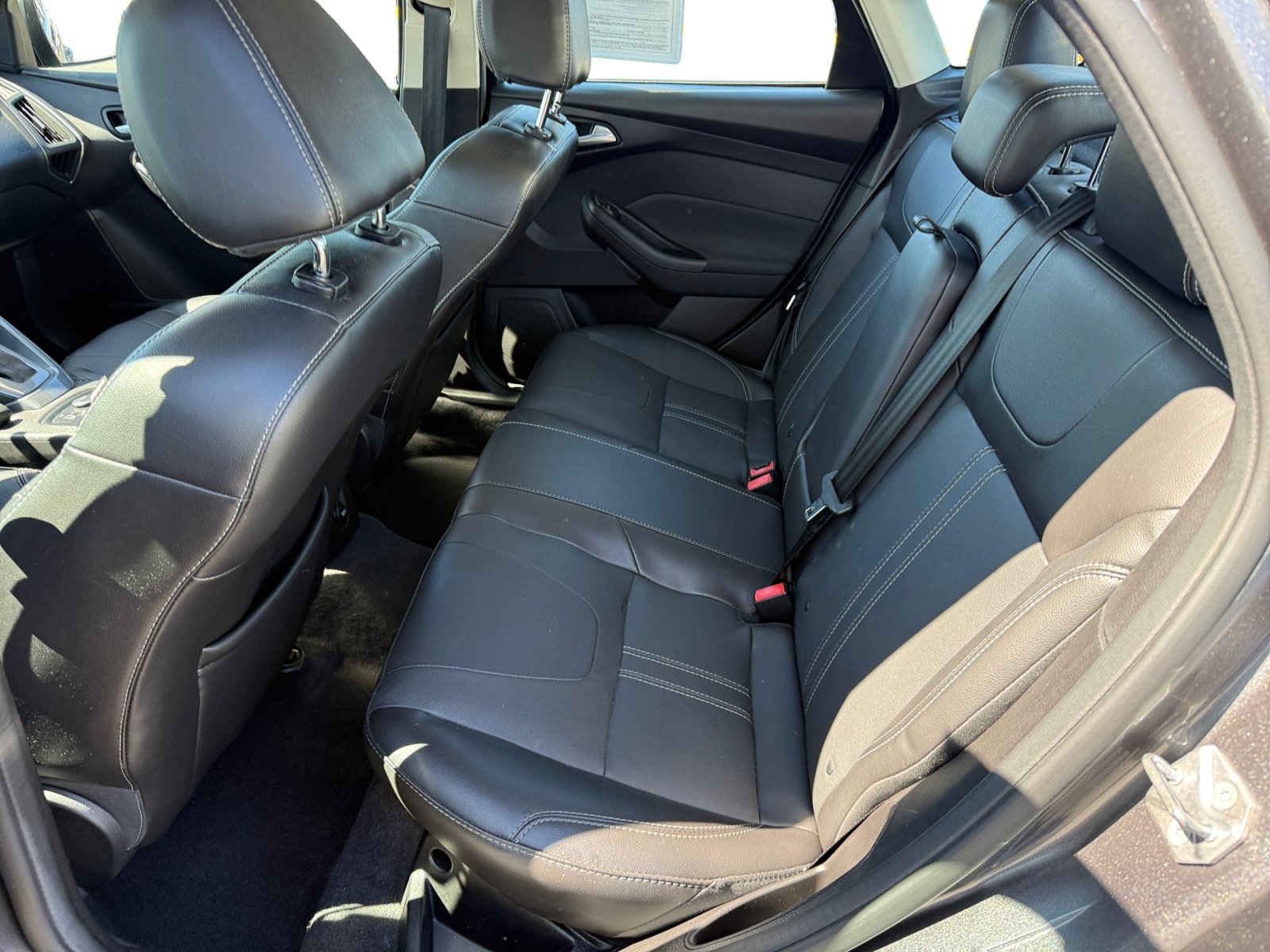 Used 2014 Ford Focus Titanium FWD image 16