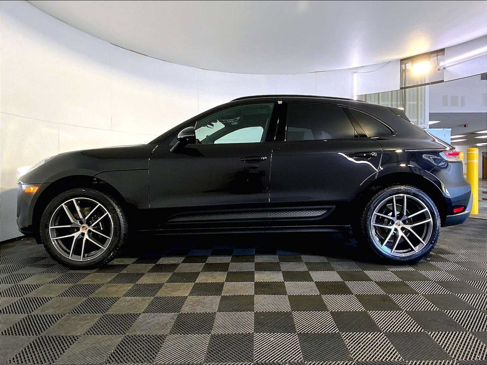 New 2026 Porsche Macan AWD/4WD image 2
