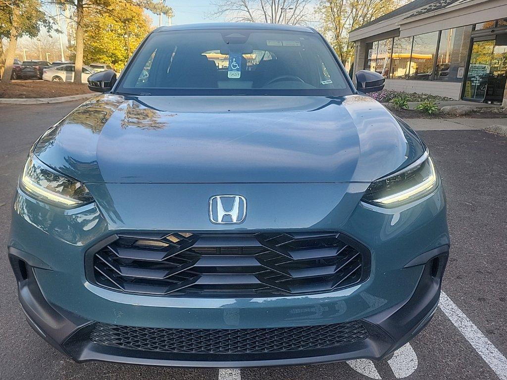 Used 2025 Honda HR-V Sport image 3