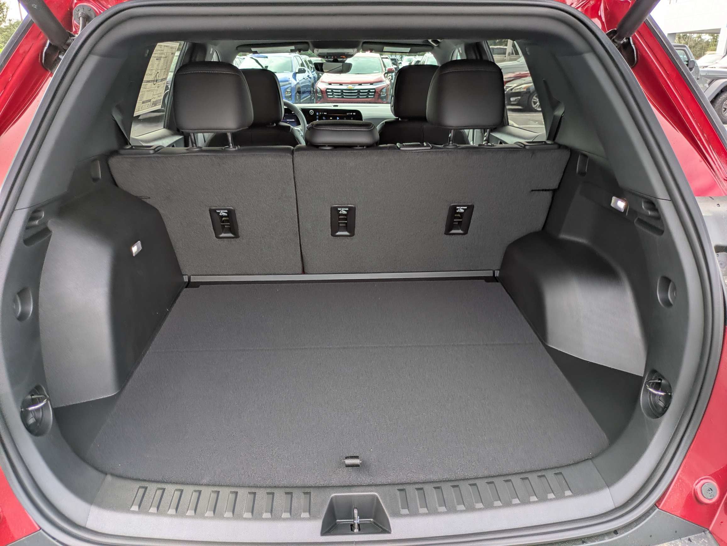 New 2027 Chevrolet Equinox LT w/ Convenience Package II FWD image 7