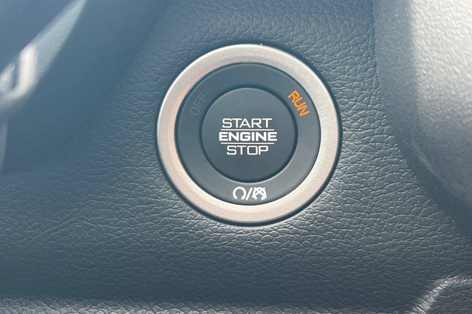 New 2026 RAM 3500 Laramie AWD/4WD image 23
