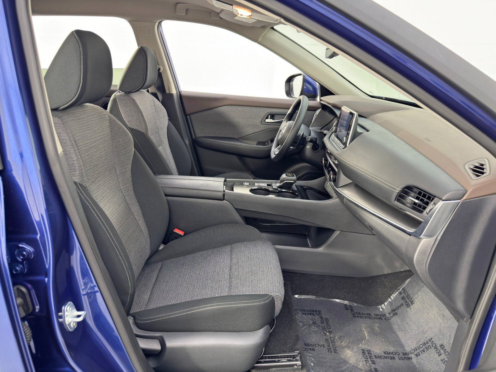 Used 2023 Nissan Rogue SV FWD image 14