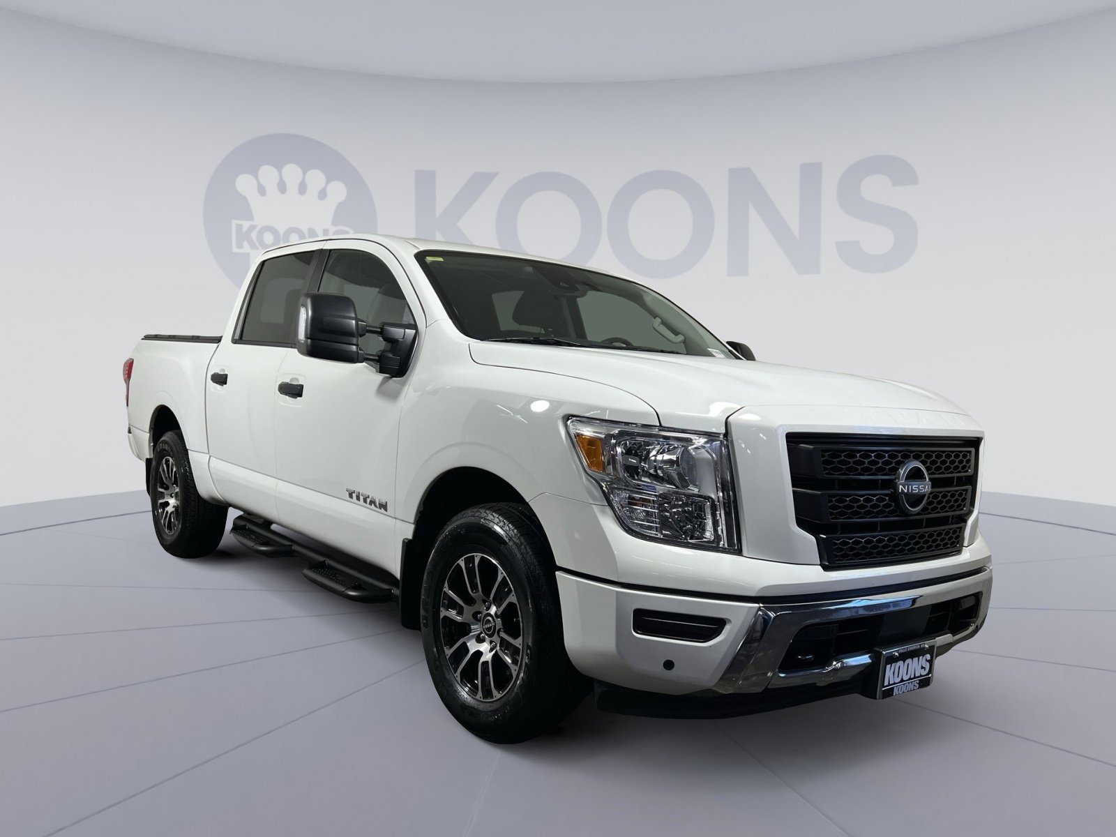 Used 2024 Nissan Titan SV w/ SV Convenience Package image 10