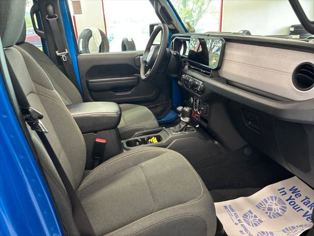 Certified 2024 Jeep Wrangler Unlimited AWD/4WD image 35
