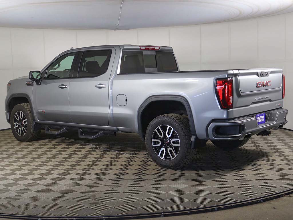 Used 2024 GMC Sierra 1500 AT4 w/ Technology Package AWD/4WD image 13