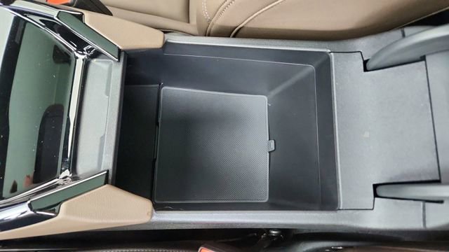 Used 2025 Audi A6 e-tron Premium w/ Convenience Package image 49