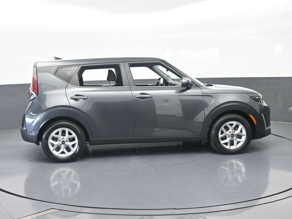 Used 2024 Kia Soul S FWD image 7