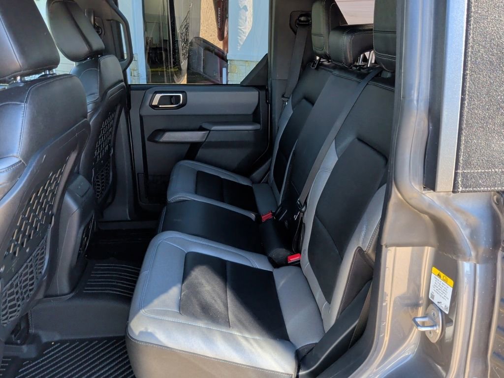 Used 2021 Ford Bronco Black Diamond w/ Sasquatch Package image 38