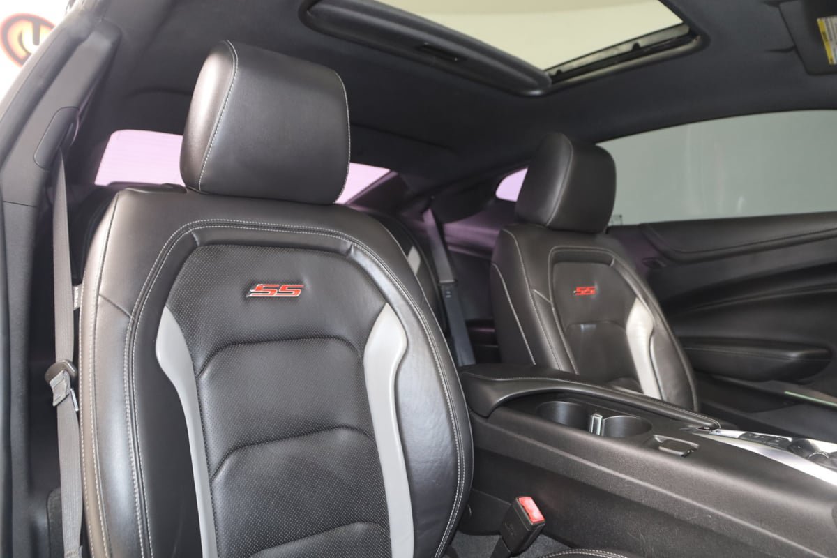 Used 2020 Chevrolet Camaro SS RWD image 14