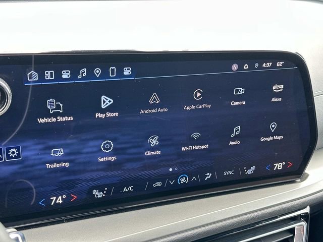 Used 2025 Chevrolet Traverse LT image 21