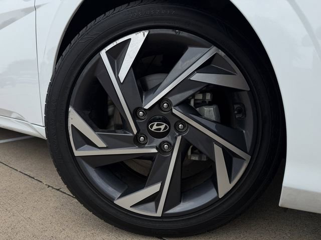 Used 2025 Hyundai Elantra SEL image 9