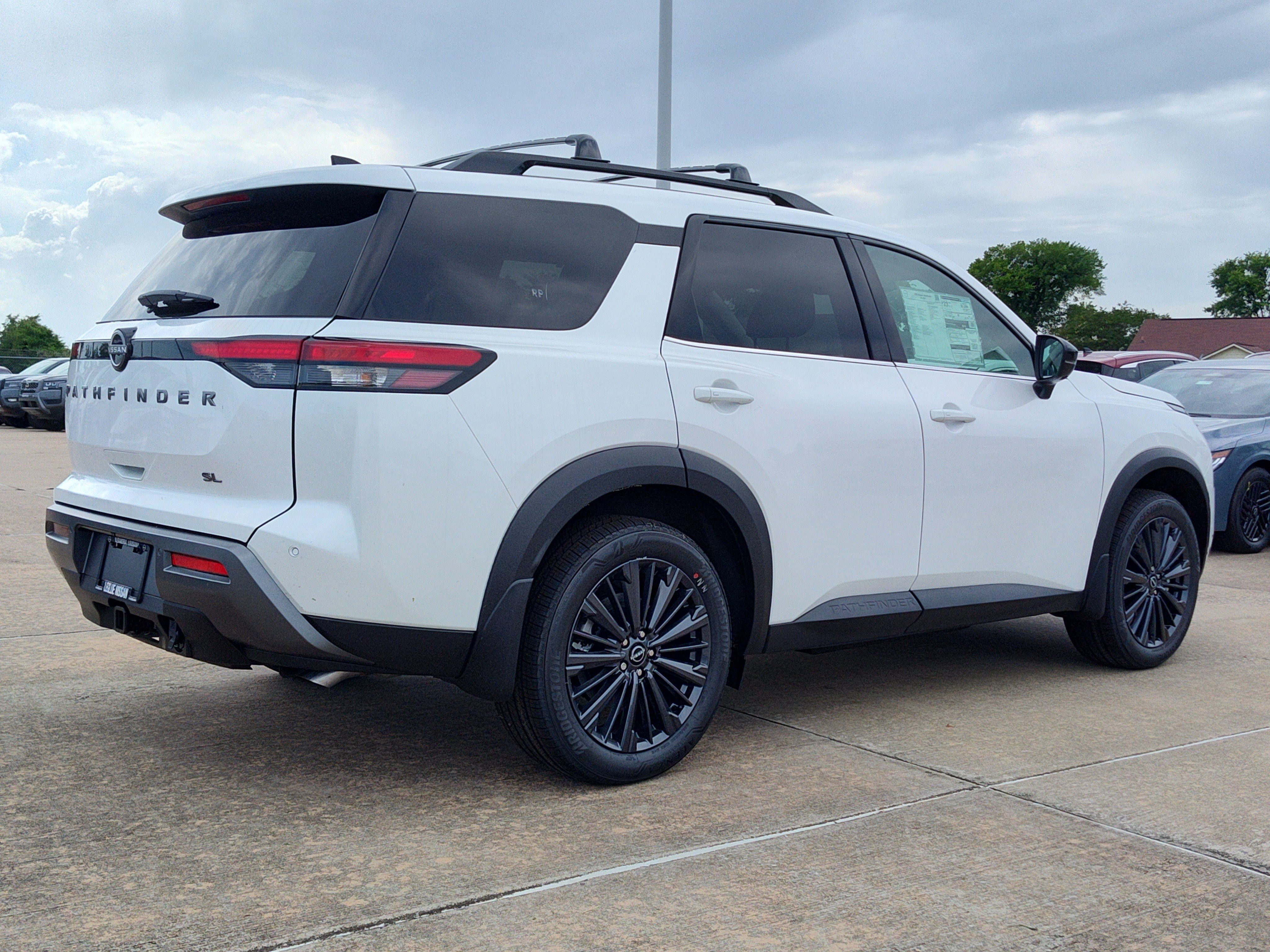 New 2026 Nissan Pathfinder SL w/ SL Premium Package FWD image 5