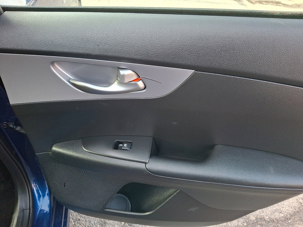Used 2022 Kia Forte LXS image 14