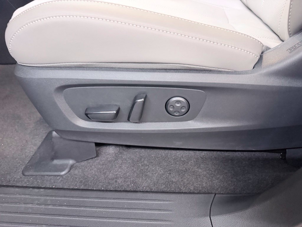 New 2027 INFINITI QX60 Luxe w/ Cargo Package FWD image 11