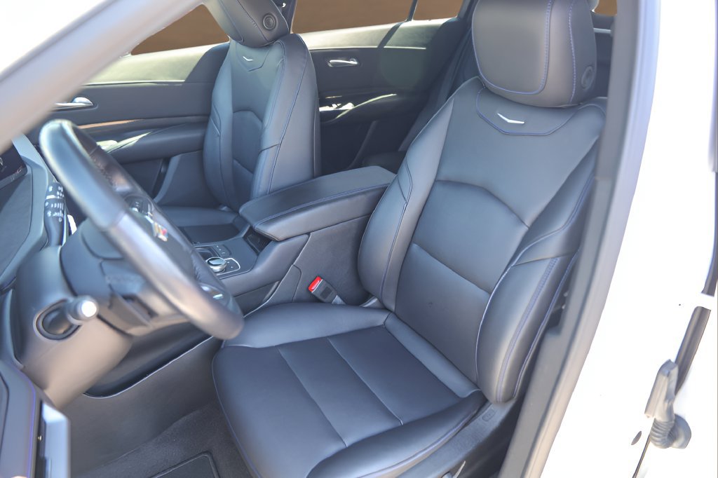 Certified 2025 Cadillac XT4 Sport FWD image 7