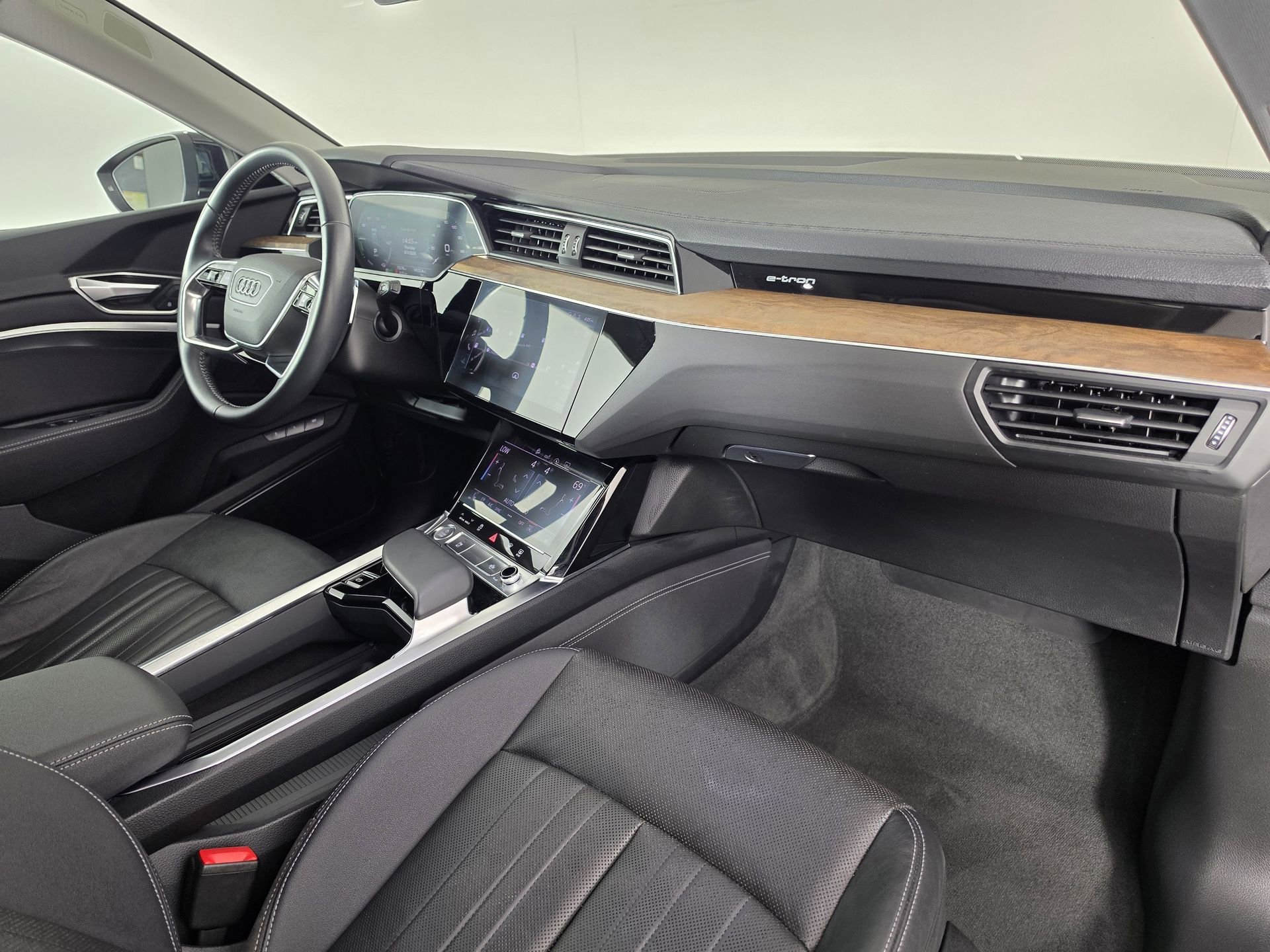 Used 2019 Audi e-tron Premium Plus w/ Cold Weather Package AWD/4WD image 51