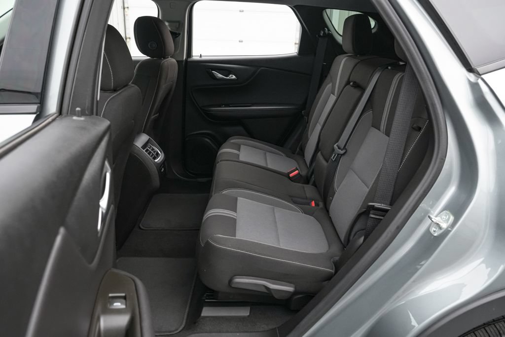 Used 2025 Chevrolet Blazer LT AWD/4WD image 19