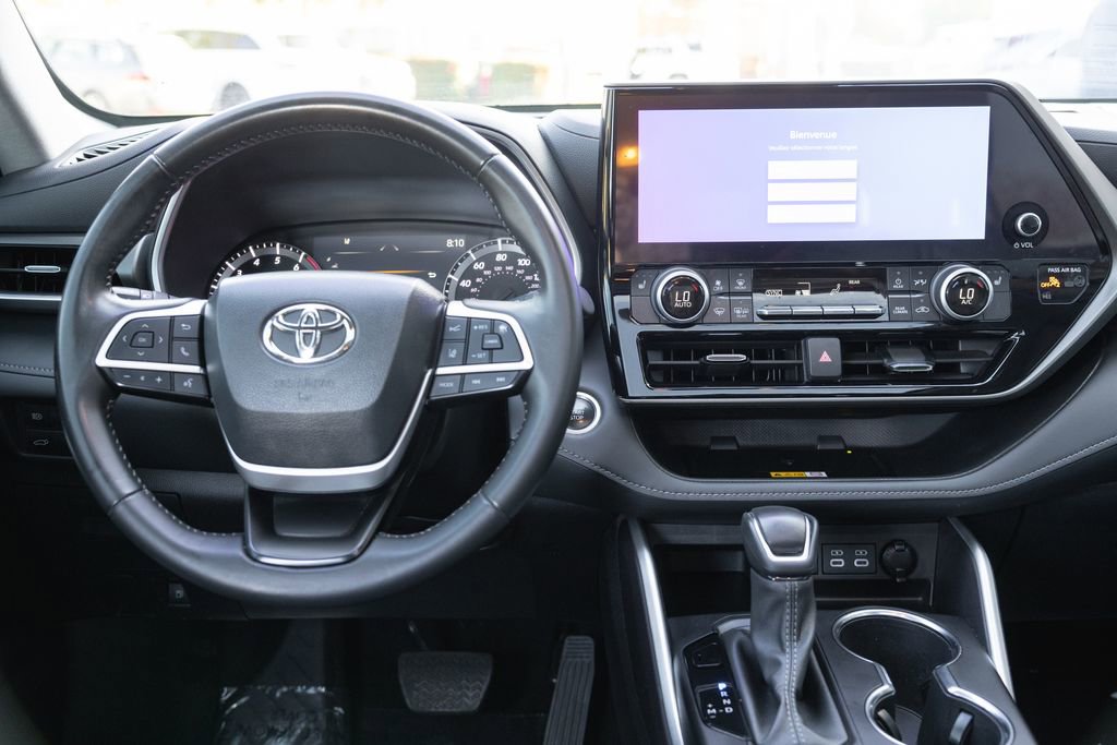 Certified 2024 Toyota Highlander XLE image 25