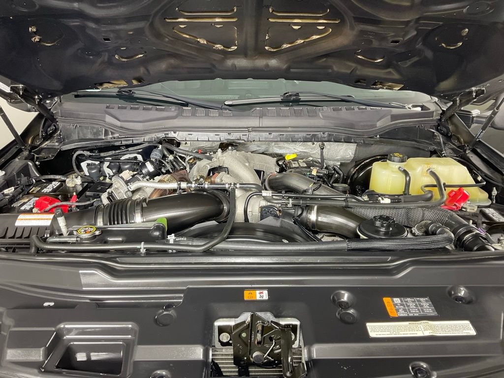 Certified 2021 Ford F350 Platinum w/ FX4 Off-Road Package AWD/4WD image 9