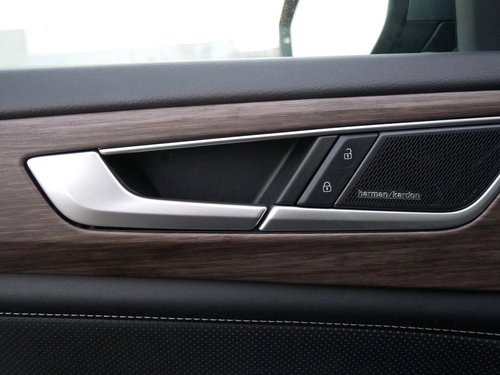 Used 2024 Volkswagen Atlas SEL Premium R-Line image 16