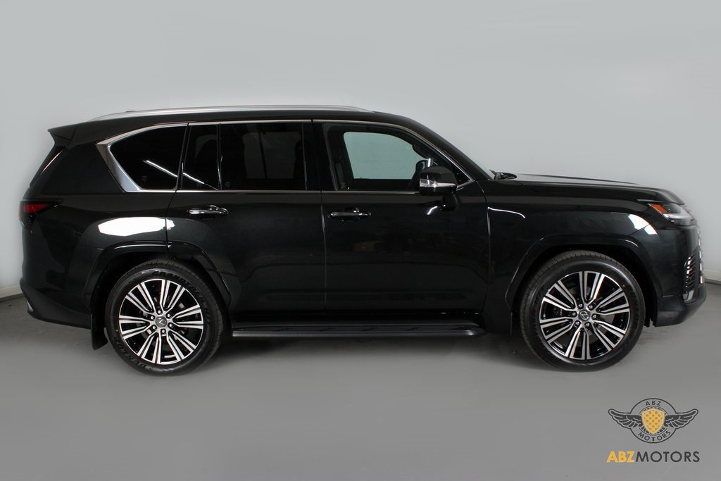 Used 2025 Lexus LX 600 4WD w/ Accessory Package (2T) image 4