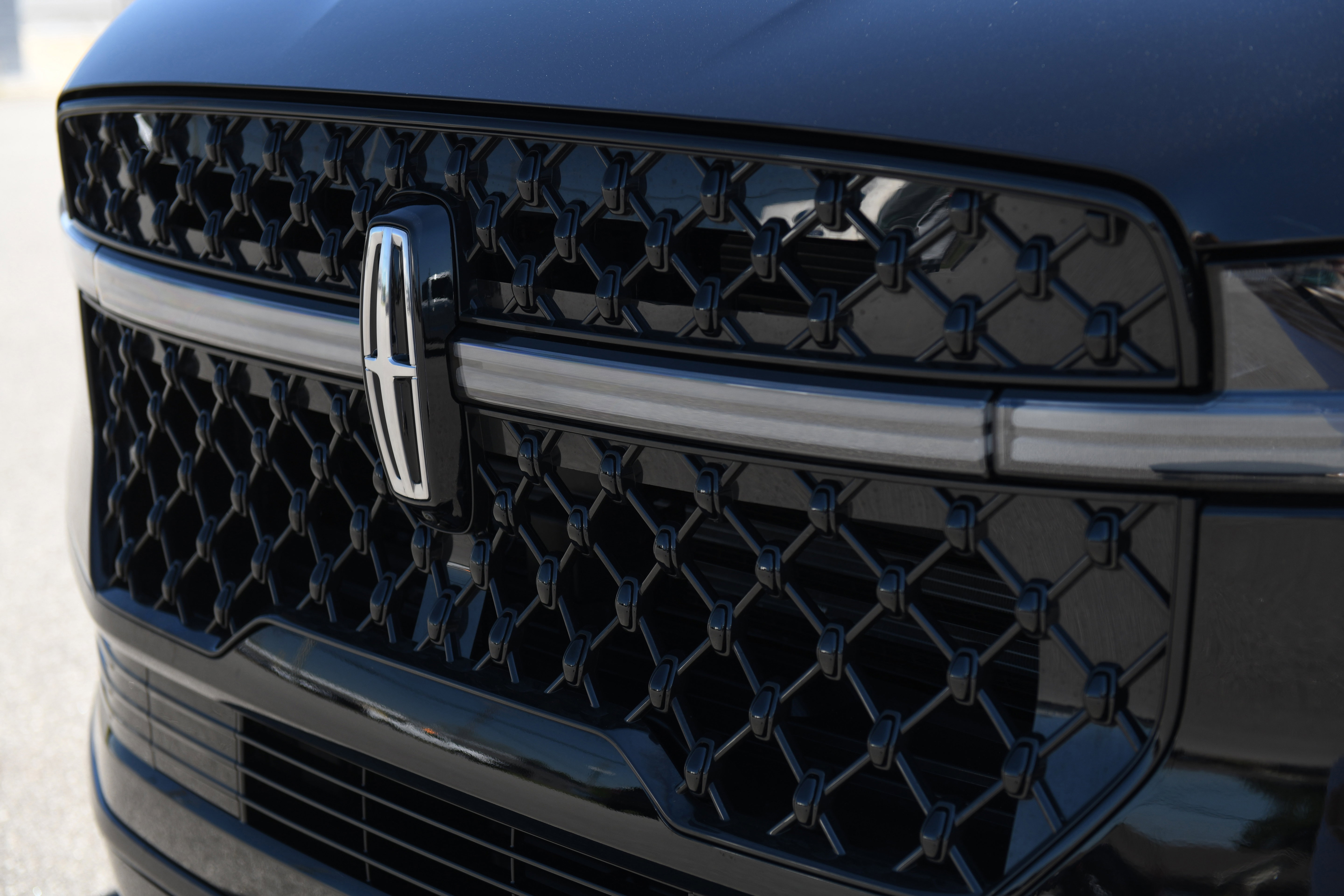 Used 2025 Lincoln Navigator Reserve w/ Jet Appearance Package image 10