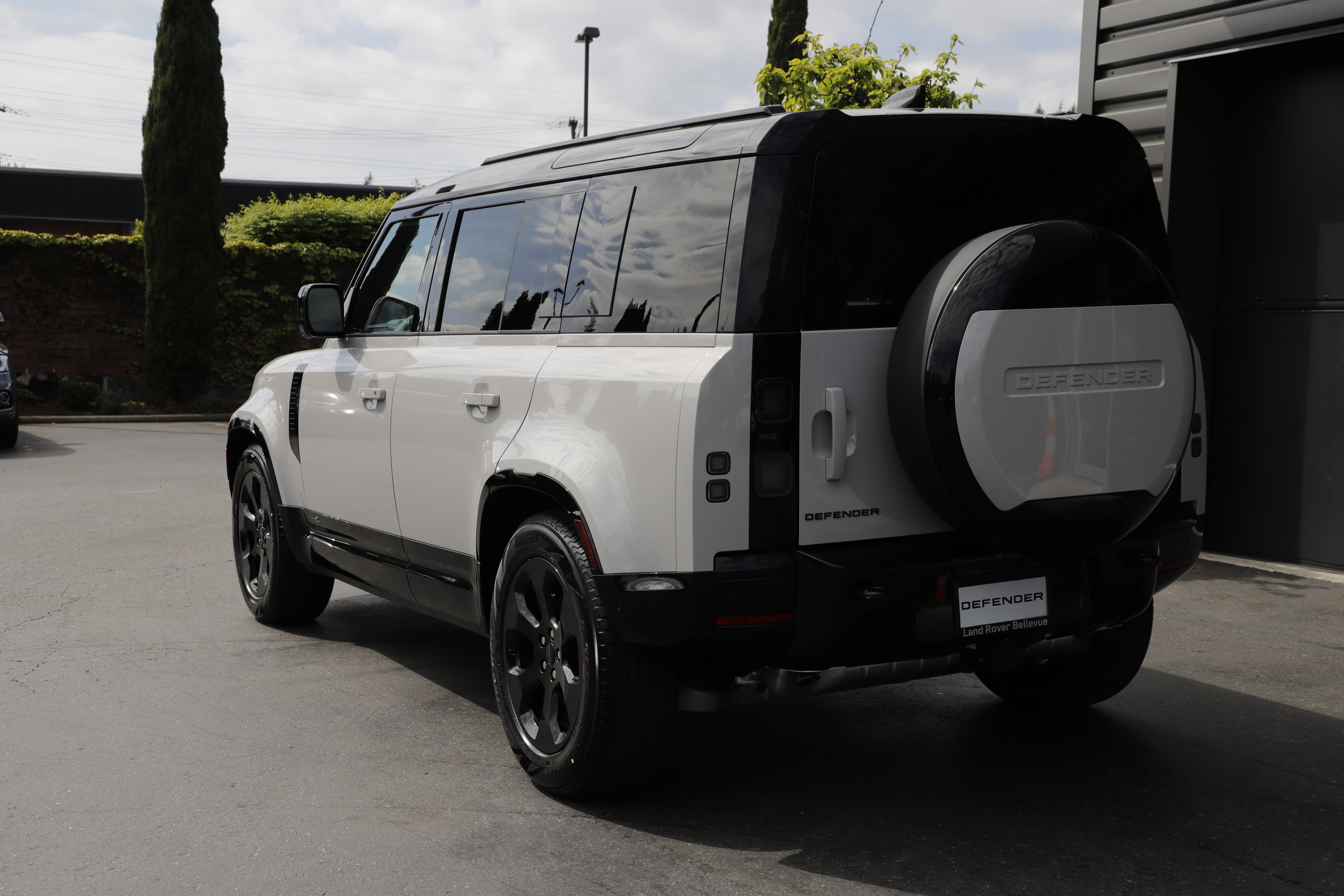 New 2026 Land Rover Defender 110 X AWD/4WD image 6