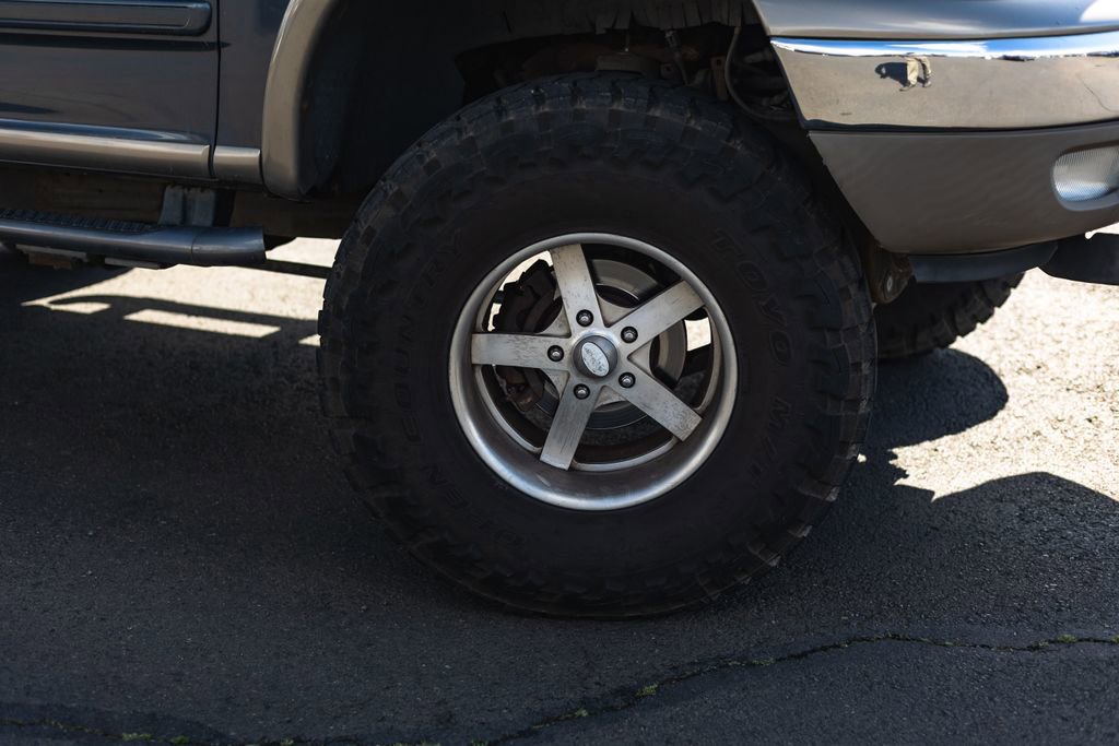 Used 2001 Ford Expedition Eddie Bauer image 4