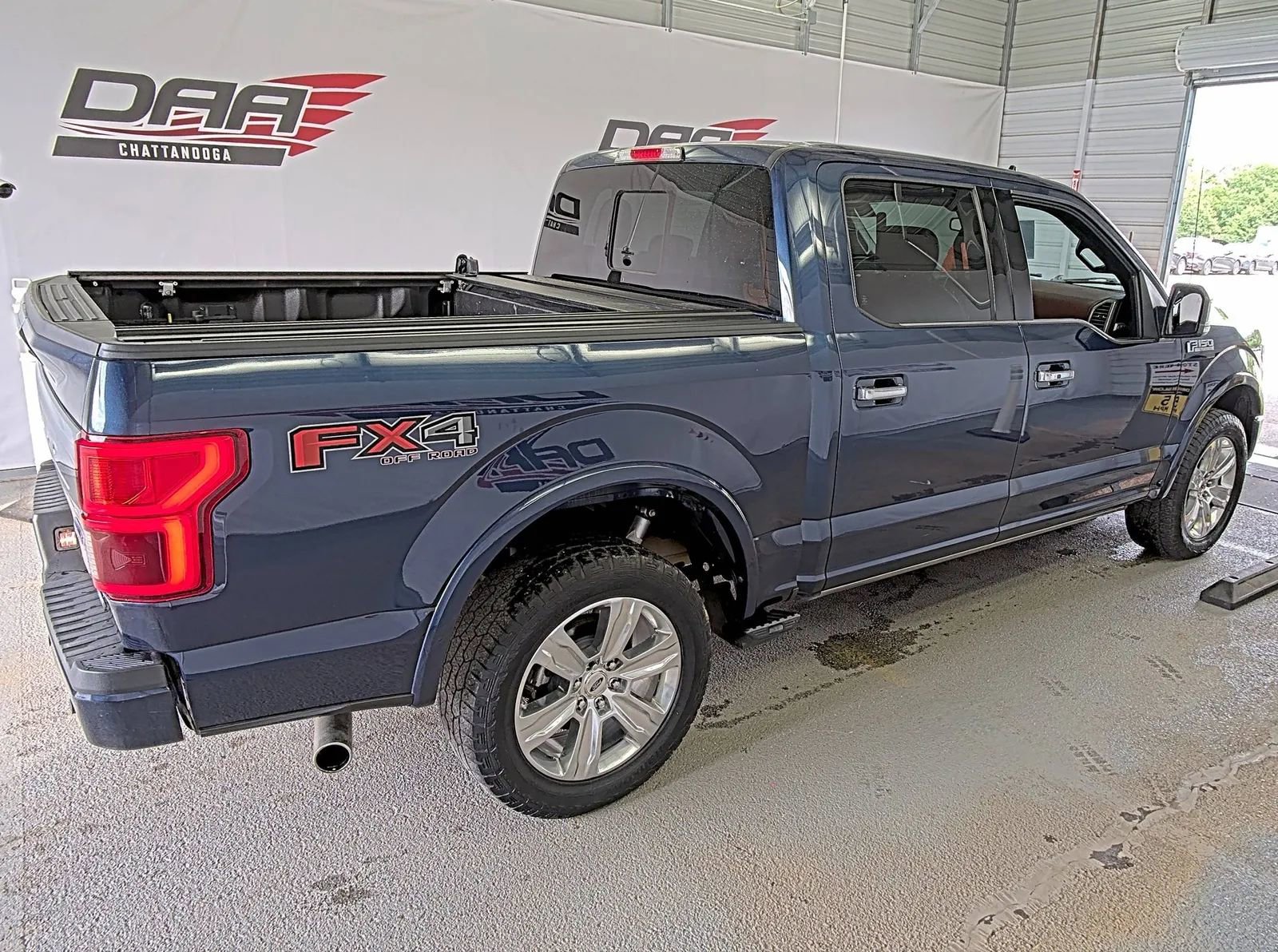 Used 2018 Ford F150 Platinum w/ Equipment Group 701A Luxury AWD/4WD image 3