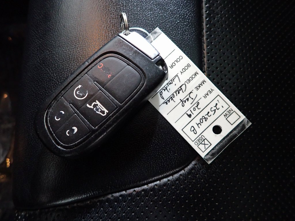 Used 2019 Jeep Cherokee Limited w/ Technology Group image 39