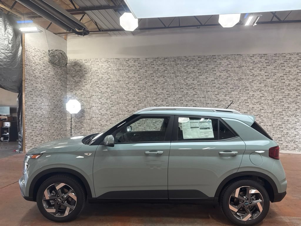 New 2026 Hyundai Venue SEL FWD image 4