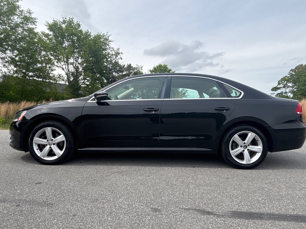 Used 2012 Volkswagen Passat 2.5 SE FWD image 2